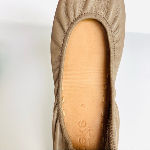 Tieks by Gavrieli Taupe Leather Slip On Ballet Flats Shoes - Picture 9 of 13